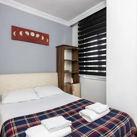 Centrally Located Close To Historical Places *