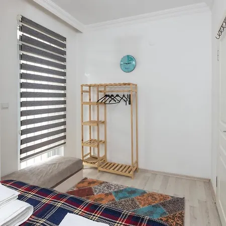Centrally Located Close To Historical Places *